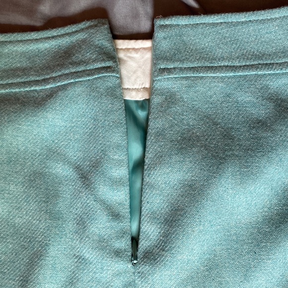 GAP two piece suit. Wool jacket size M & skirt size 12 - Picture 6 of 6